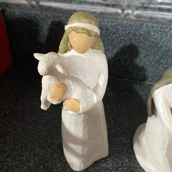 Willow Tree 6-Piece Nativity Set, Behold The Wonder of The Christmas story - Picture 2 of 14